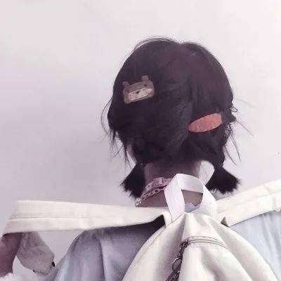 狗狗被说“牌子狗”后热情回应